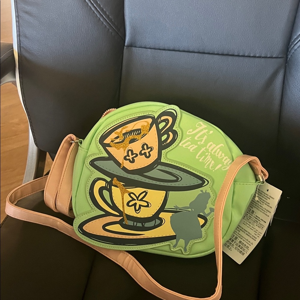 Walt Disney Alice Wonderland Green Tea Time Women's Bag “8 X 10” collection - Picture 4 of 14